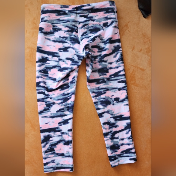 Lululemon  wunder under cropped sz 4 - Picture 1 of 2